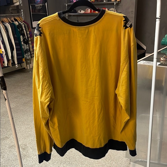 Vintage CCM Canada Yellow and Black Men's Shirt - Picture 2 of 3